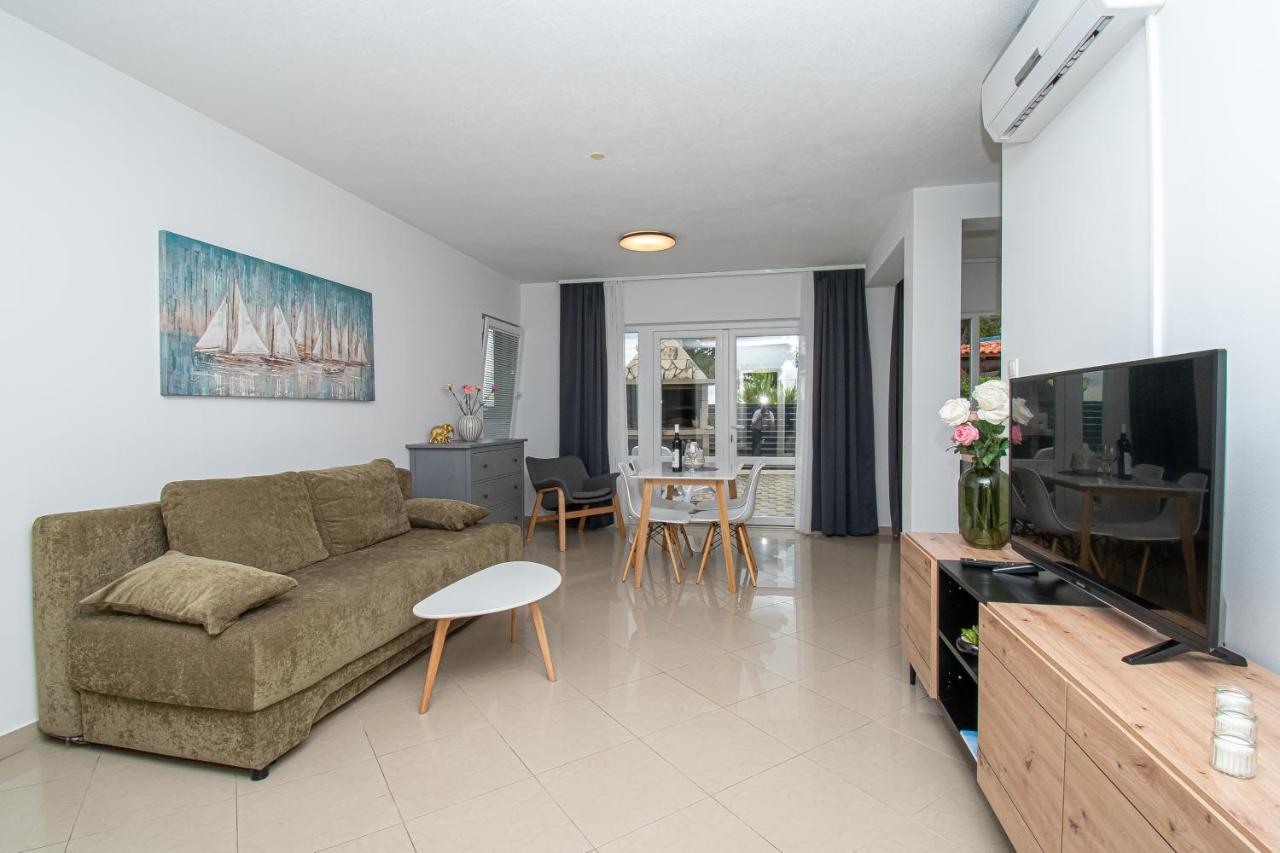Beachfront Apartments Gabine Kaštela Εξωτερικό φωτογραφία