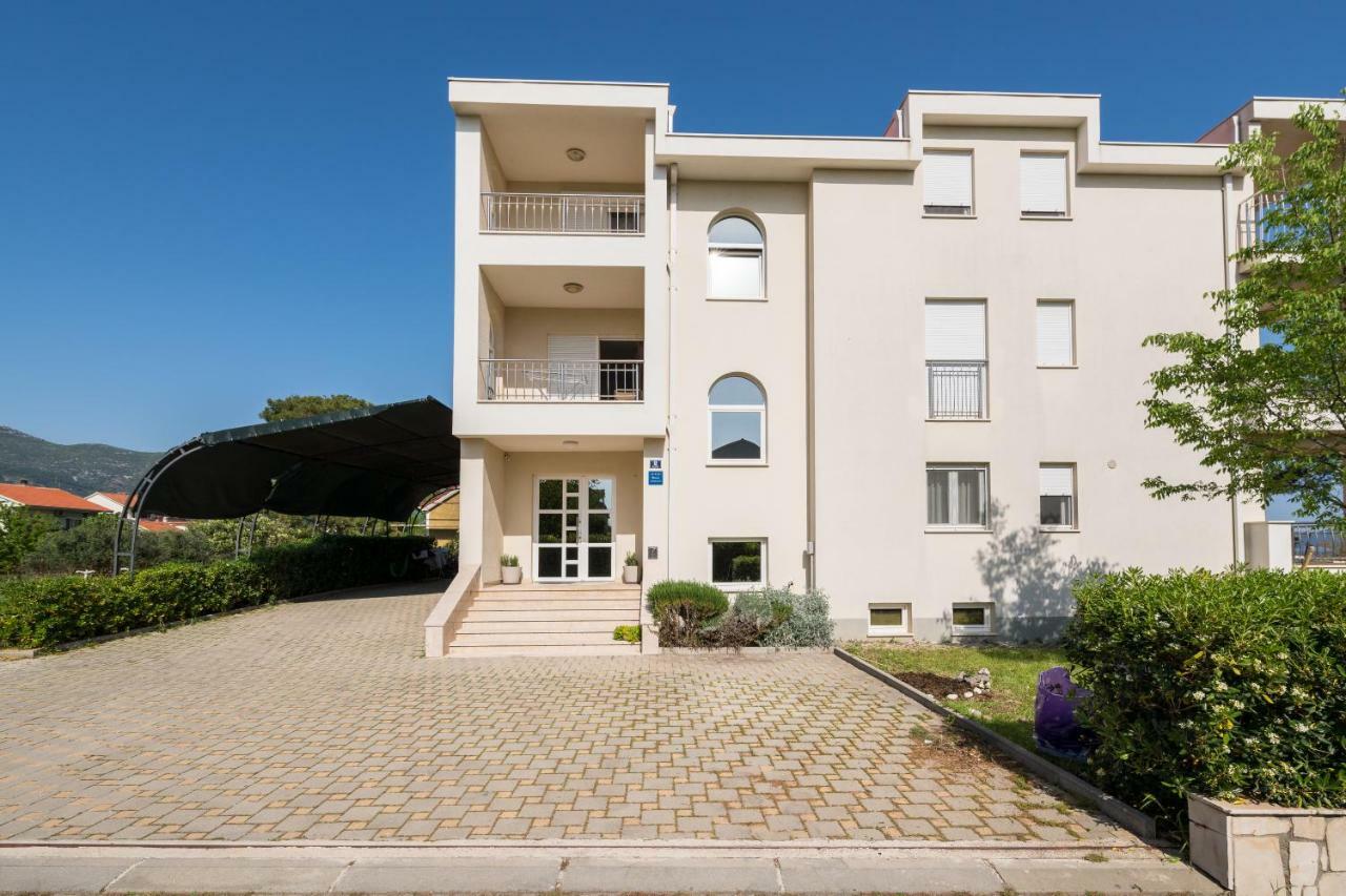 Beachfront Apartments Gabine Kaštela Εξωτερικό φωτογραφία