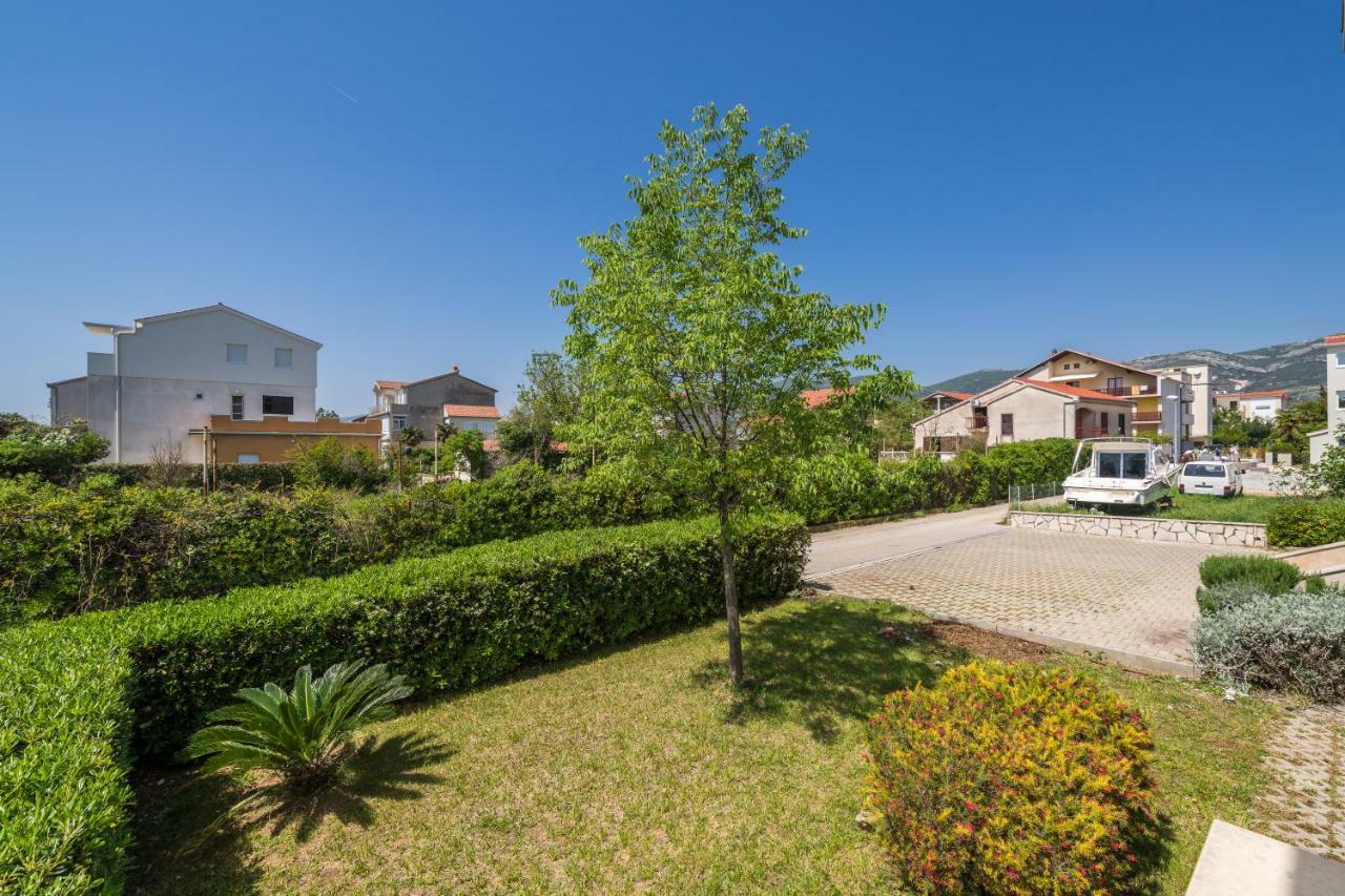 Beachfront Apartments Gabine Kaštela Εξωτερικό φωτογραφία